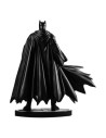 Batman Black & White Szobor 19 cm - DC Direct - McFarlane Toys