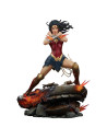 Wonder Woman Saving the Day Premium Format szobor 50 cm - DC Comics - Sideshow Collectibles